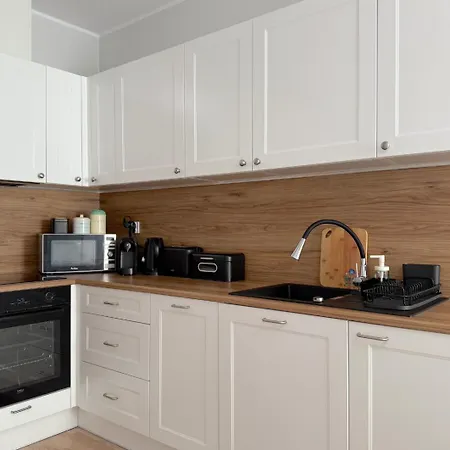 Coast With Sauna & Gym, 5 Min To Baltic Sea & Polsat Arena Apartmán *